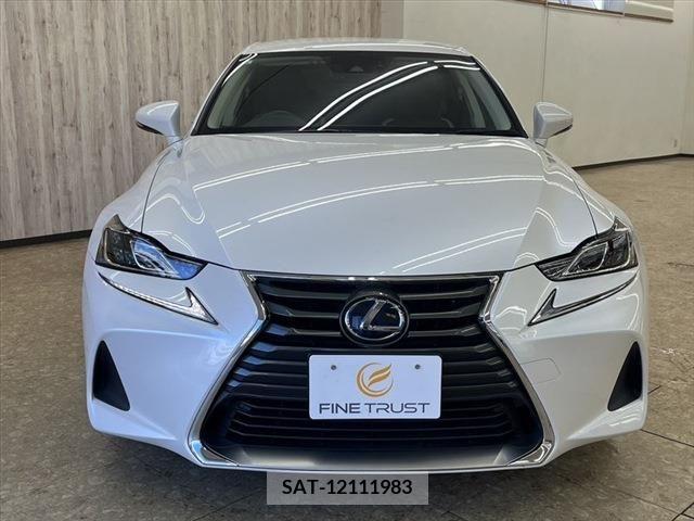 Lexus IS 2016-12 334358-14