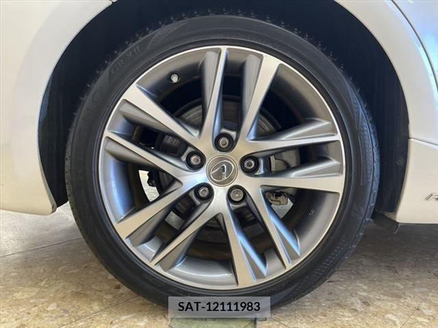 Lexus IS 2016-12 334358-26