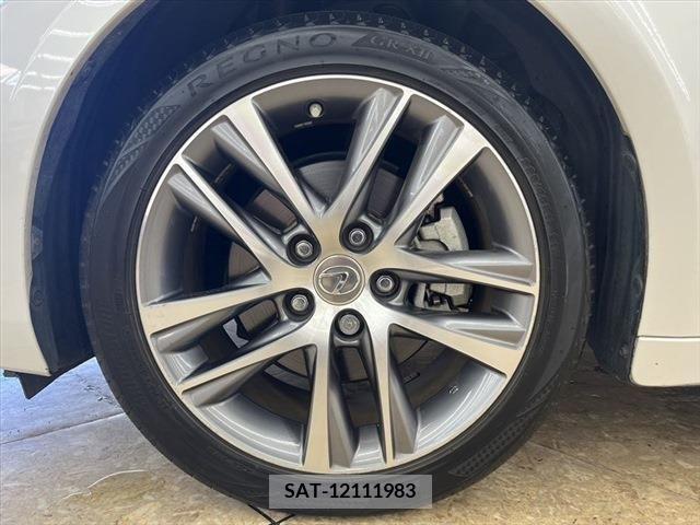 Lexus IS 2016-12 334358-13