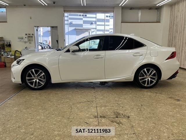 Lexus IS 2016-12 334358-20