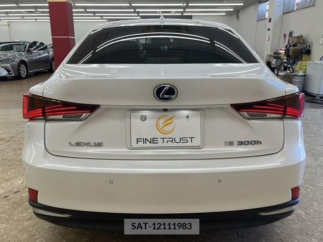 Lexus IS 2016-12 334358-17