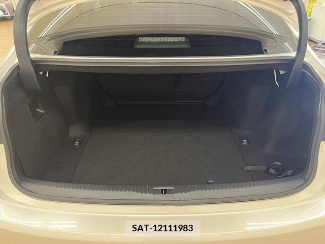 Lexus IS 2016-12 334358-10