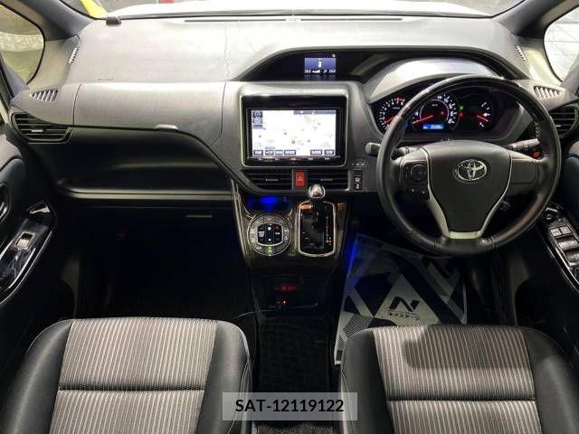 Toyota NOAH 2017-10 216482-1