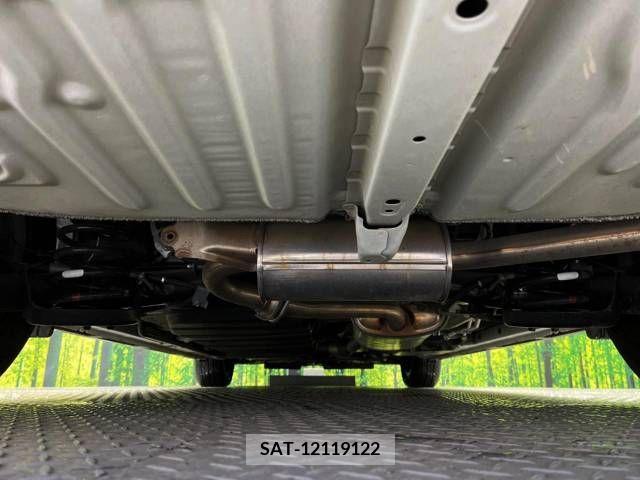 Toyota NOAH 2017-10 216482-19