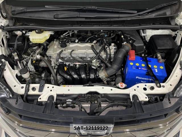 Toyota NOAH 2017-10 216482-18