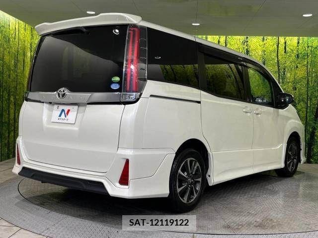 Toyota NOAH 2017-10 216482-17
