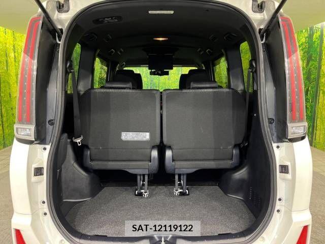 Toyota NOAH 2017-10 216482-10