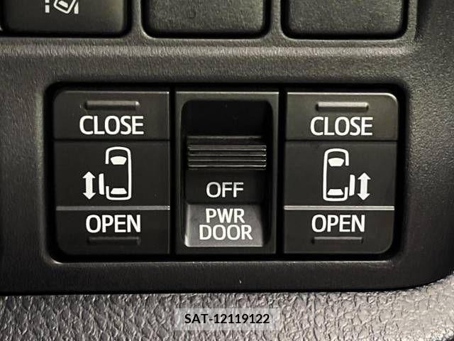 Toyota NOAH 2017-10 216482-4