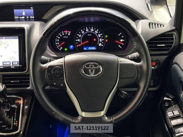 Toyota NOAH 2017-10 216482-13