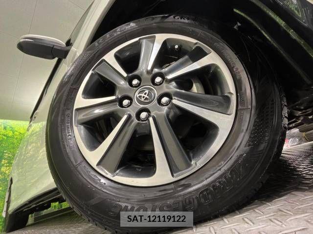 Toyota NOAH 2017-10 216482-12