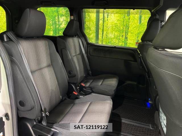 Toyota NOAH 2017-10 216482-8