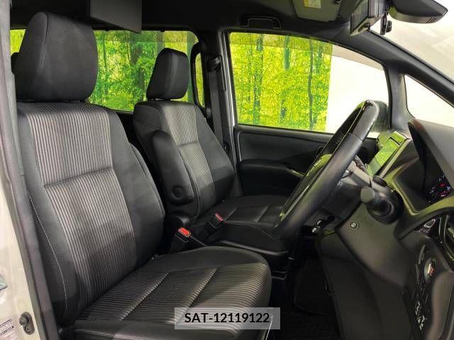 Toyota NOAH 2017-10 216482-7
