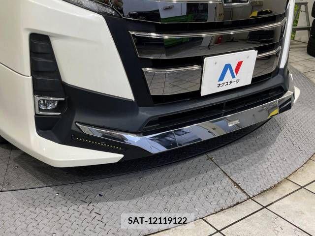 Toyota NOAH 2017-10 216482-6