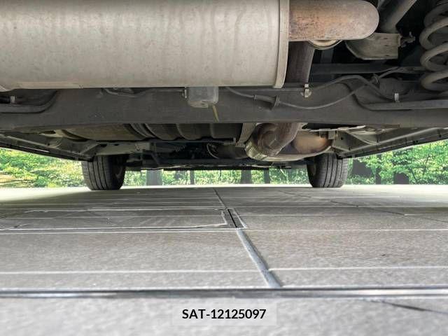 Nissan SERENA 2011-10 284352-19