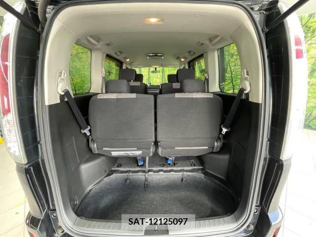 Nissan SERENA 2011-10 284352-11