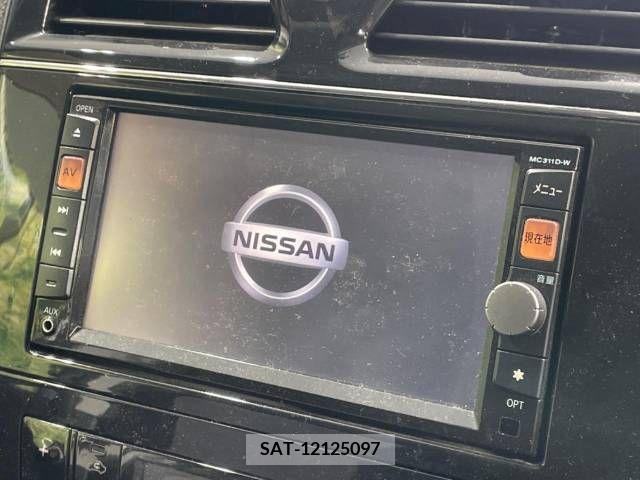Nissan SERENA 2011-10 284352-4