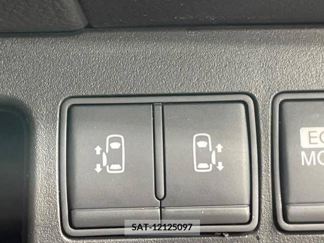 Nissan SERENA 2011-10 284352-2