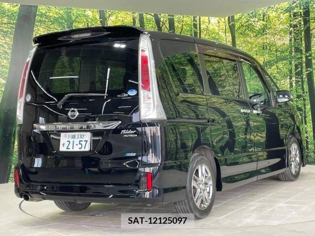 Nissan SERENA 2011-10 284352-18
