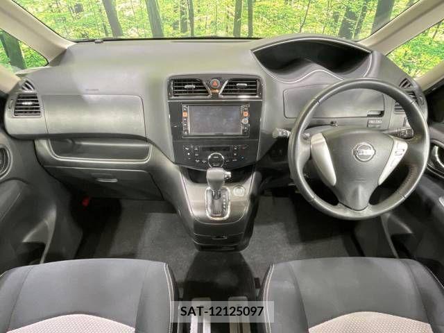 Nissan SERENA 2011-10 284352-1