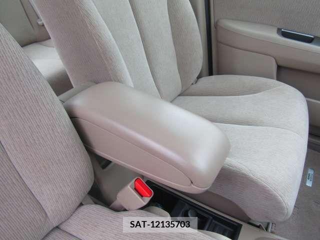 Nissan LATIO 2011-03 275028-16