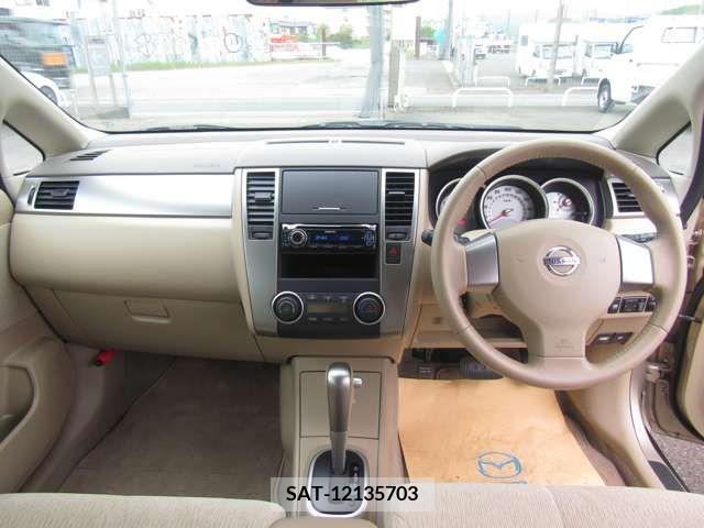 Nissan LATIO 2011-03 275028-9