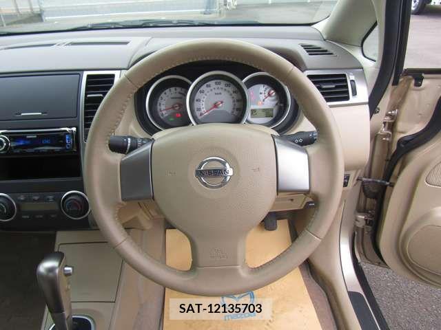 Nissan LATIO 2011-03 275028-10