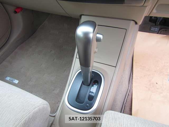 Nissan LATIO 2011-03 275028-12