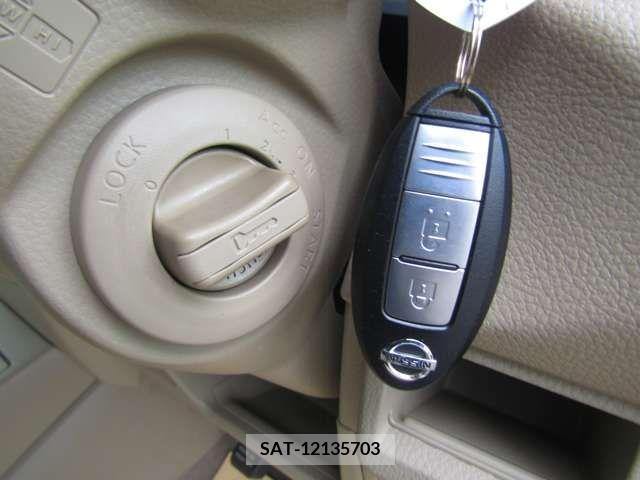 Nissan LATIO 2011-03 275028-14