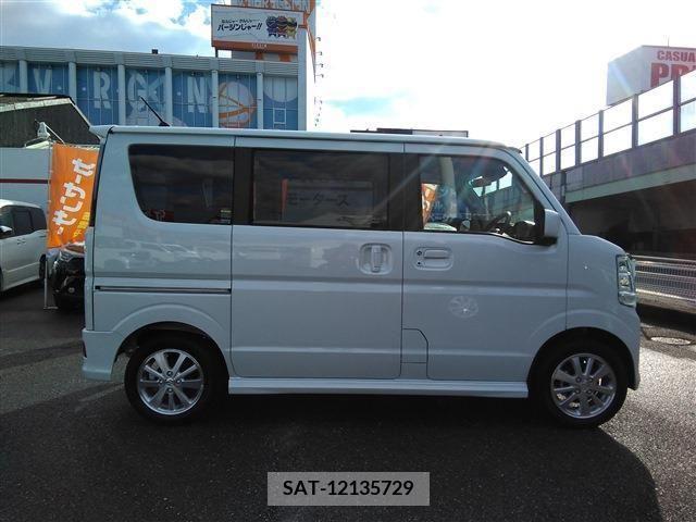 Suzuki EVERY WAGON 2021-10 205888-5