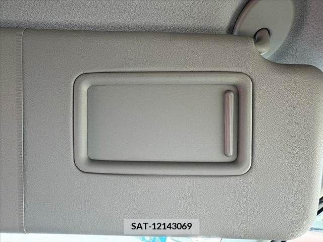 Toyota SIENTA 2016-08 252074-26
