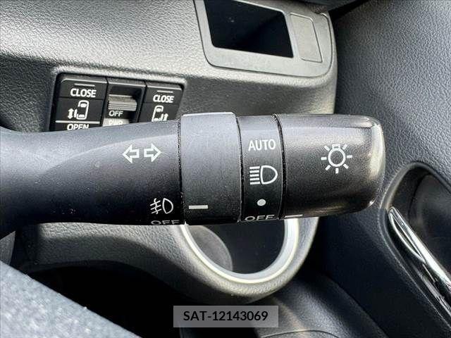 Toyota SIENTA 2016-08 252074-25