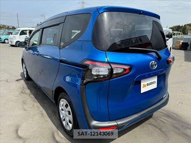 Toyota SIENTA 2016-08 252074-7