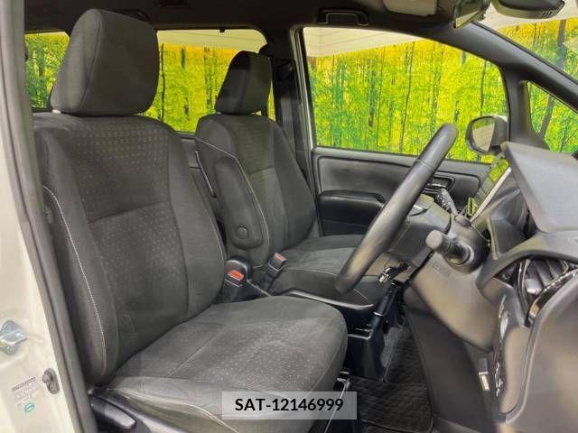 Toyota NOAH 2017-07 321518-8