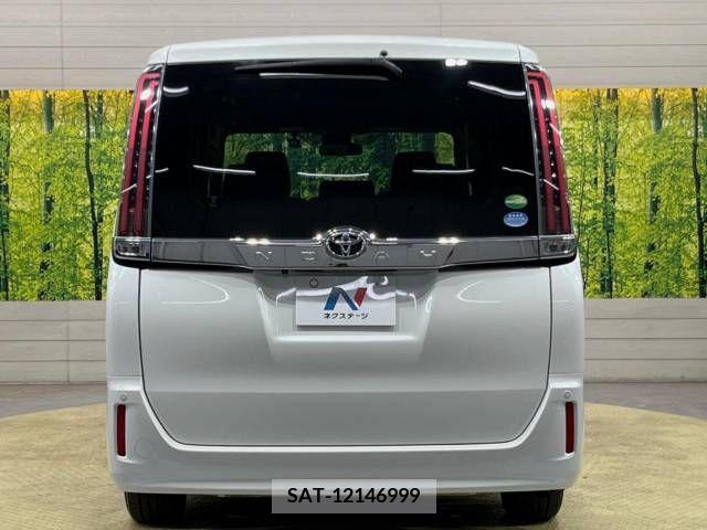 Toyota NOAH 2017-07 321518-16