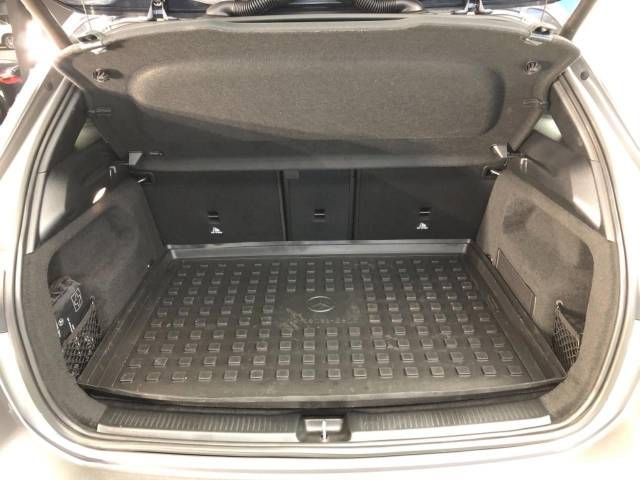Mercedes Benz B-CLASS 2019-08 28558-12