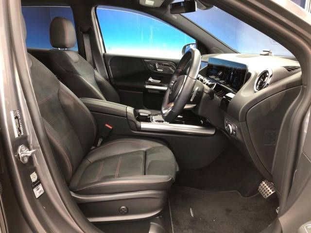 Mercedes Benz B-CLASS 2019-08 28558-8