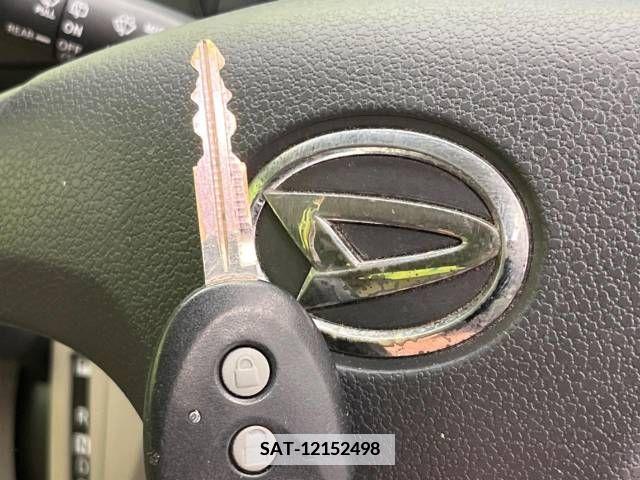 Daihatsu MOVE 2013-02 335994-5