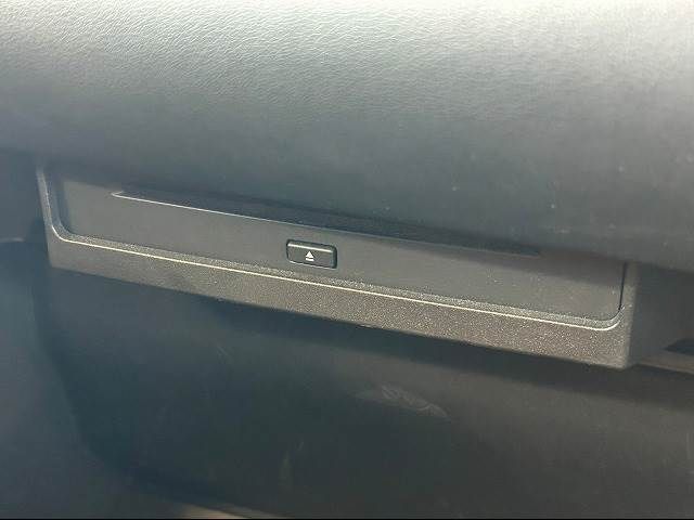 Toyota VOXY 2022-07 188941-11