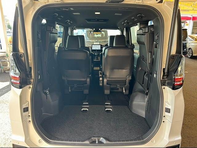 Toyota VOXY 2022-07 188941-17