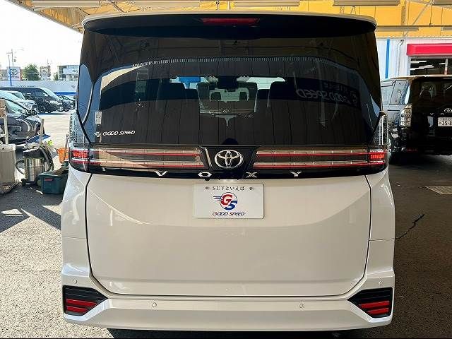Toyota VOXY 2022-07 188941-13