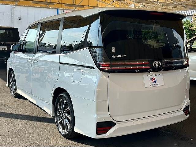 Toyota VOXY 2022-07 188941-16
