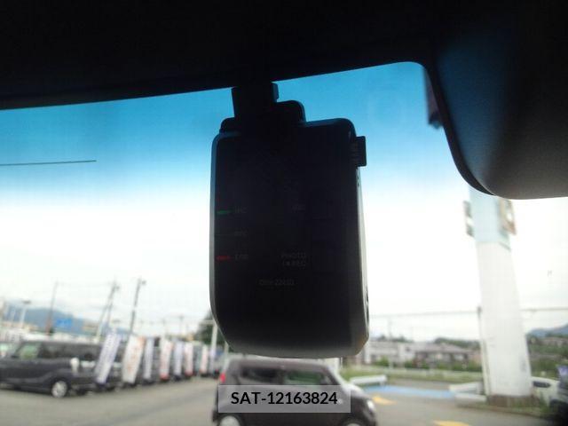 Honda N BOX CUSTOM 2023-06 330409-26