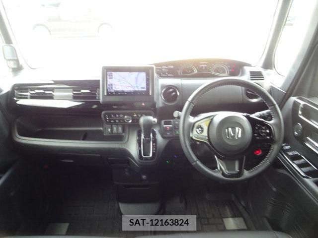 Honda N BOX CUSTOM 2023-06 330409-2
