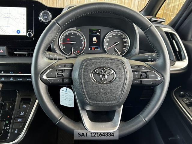 Toyota VOXY 2022-04 220181-17