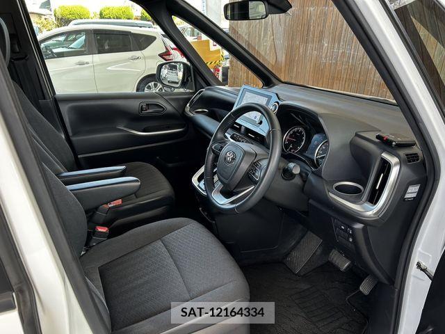Toyota VOXY 2022-04 220181-10