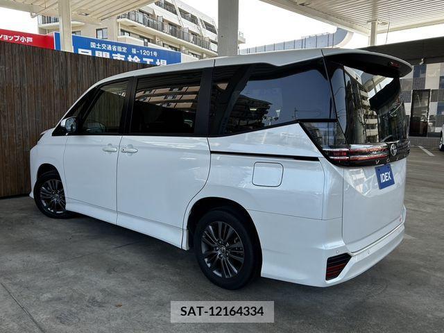 Toyota VOXY 2022-04 220181-8