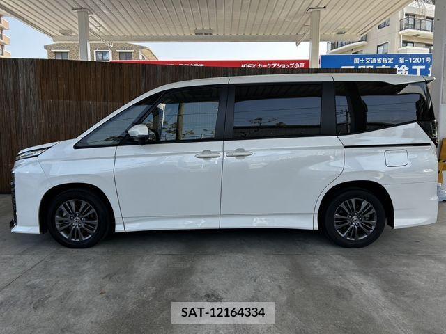 Toyota VOXY 2022-04 220181-7