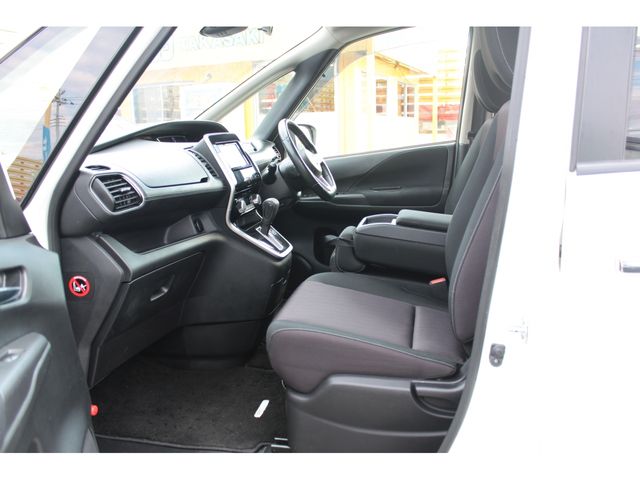 Nissan SERENA 2017-06 18966-14