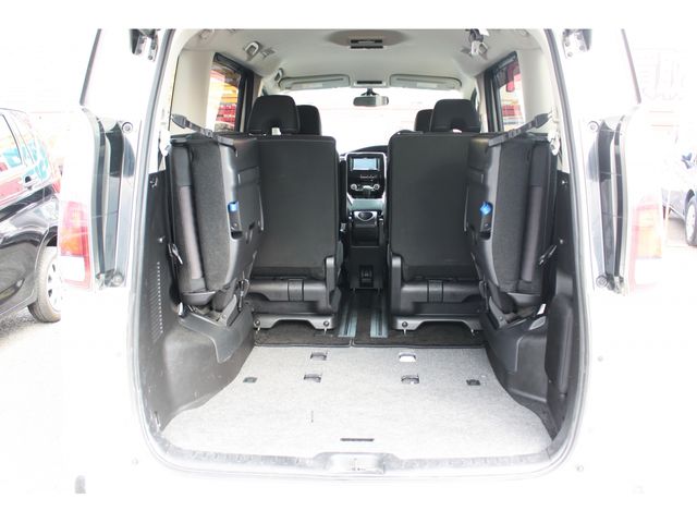 Nissan SERENA 2017-06 18966-18
