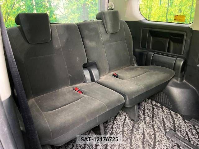 Toyota VOXY 2013-11 289009-10